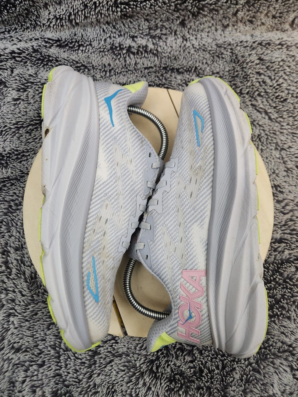 Hoka One One Clifton 9 Athletic Running Blue Pink Sneaker Women's Size 8 B - Picture 6 of 9
